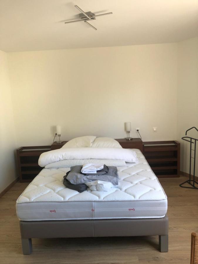 Residence Merlin Appartement Arthur Saint-Malon-sur-Mel Экстерьер фото
